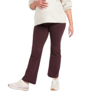 Old Navy Maternity Full Panel Flare Leggings in Plum Wine [L]